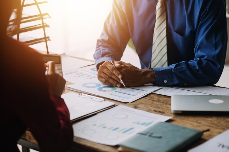 CORPORATE & COMMERCIAL LAW